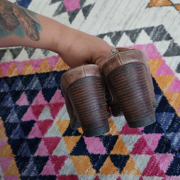 Doc Martens size 10 Brown Leather High Heel Studded Mule Una Clogs Shoes - Picture 4 of 8